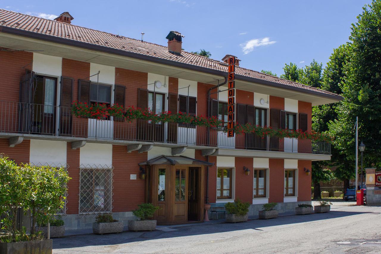 Hotel Ristorante Buasca Cuorgnè Exterior foto